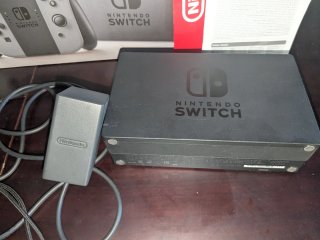Nintendo Switch 1 Gris y Negro + Estuche