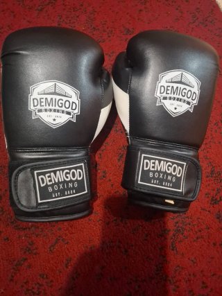 Guantes de Boxeo Demigod Negros