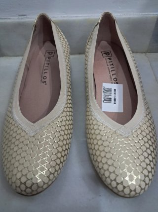 Zapatos Pitillos Beige/Oro Talla 38
