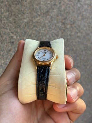 Reloj Citizen Forma EcoDrive Vintage Dorado Negro