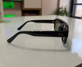 Gafas de sol Ray-Ban negras y azules polarizadas