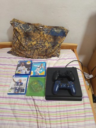 Ps4 slim