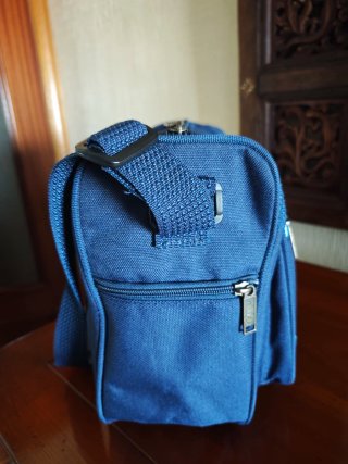 Bandolera Equator azul para viajes