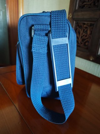 Bandolera Equator azul para viajes