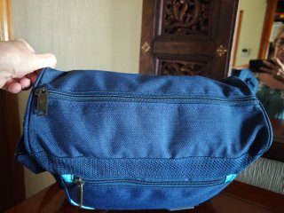 Bandolera Equator azul para viajes