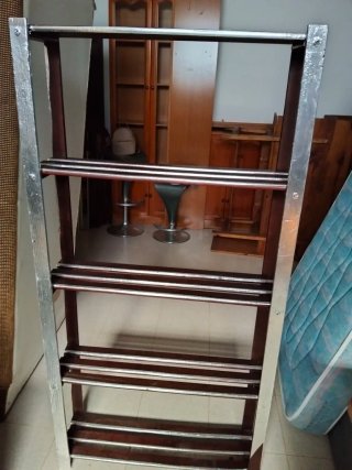 Estantería de madera