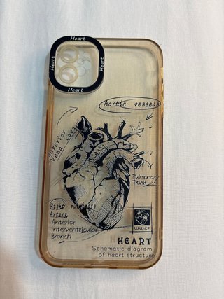 Funda de Iphone 11 con estampado de un corazón