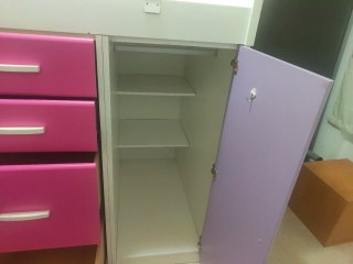 Habitación infantil modular morada y rosa