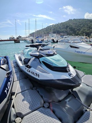 Moto agua seadoo 325 gtx año 2024