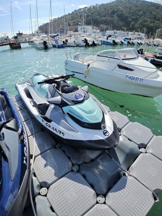 Moto agua seadoo 325 gtx año 2024
