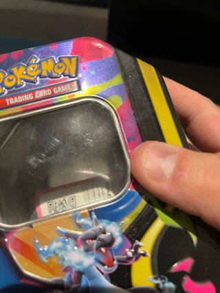 139 Cartas Pokémon + Lata Mega Charizard + 2 RR