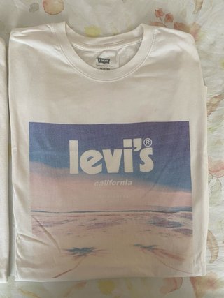 2 Camisetas Levi’s