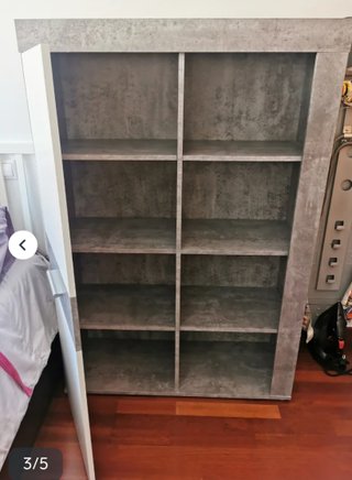 Mueble de almacenaje blanco y gris