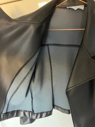 Chaqueta Polipiel Negra | Talla L | Buen Estado