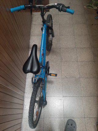 Bicicleta infantil azul