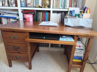Mesa despacho o de estudiante.