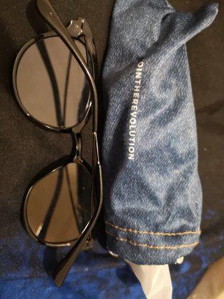 Gafas de sol negras