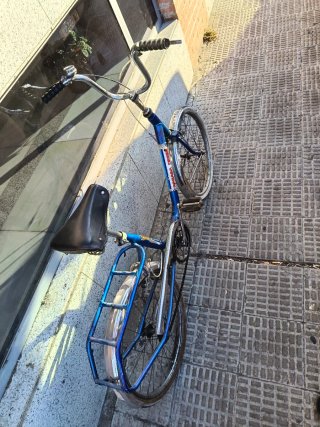 Bicicleta de paseo azul