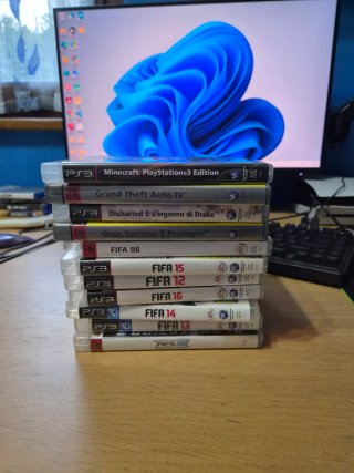 Lotto Giochi PS3: Minecraft, FIFA, GTA, PES