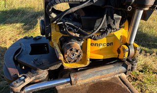 Escavadora JCB JS145L
