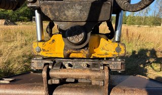 Escavadora JCB JS145L
