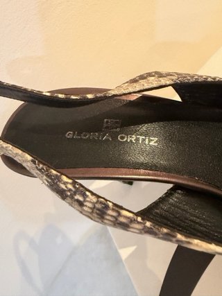 Zapatos Gloria Ortiz tacón piel serpiente