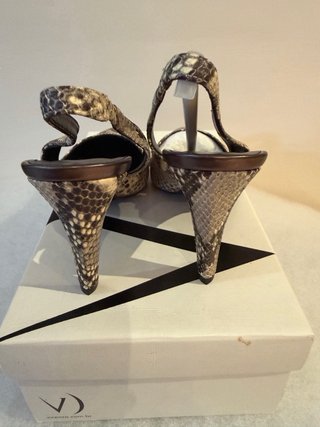 Zapatos Gloria Ortiz tacón piel serpiente