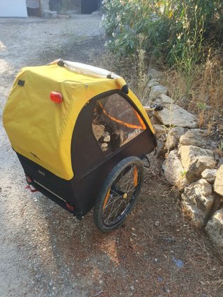 Remolque niño para bicicleta
