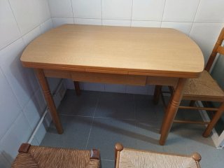 Mesa de cocina de madera