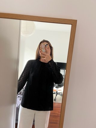 Camisa/Blusa negra mangas plumetti Kiabi
