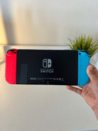 ¡Como Nueva! Nintendo Switch + Funda Original