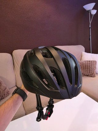 Casco Bicicleta o Patinete Eléctrico con visera