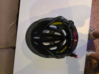 Casco Bicicleta o Patinete Eléctrico con visera