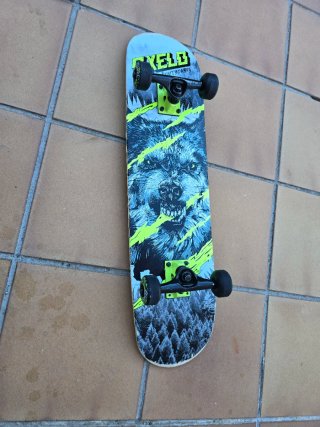 Skateboard infantil Oxelo.