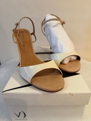 Zapatos de tacón Vincenzo beige y blanco