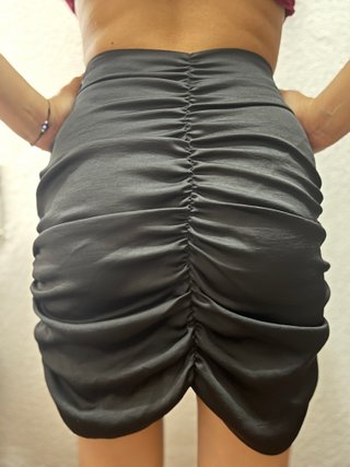 Falda Zara cruzada fruncida Talla M