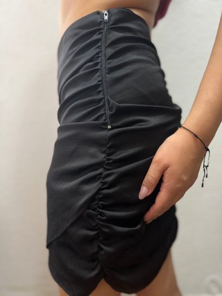 Falda Zara cruzada fruncida Talla M