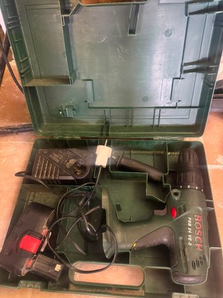 Se venden herramientas eléctricas.
