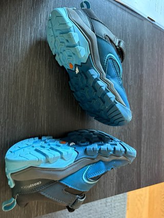 Zapatillas Quechua Waterproof Niños Talla 29.