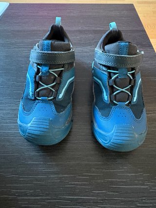 Zapatillas Quechua Waterproof Niños Talla 29.