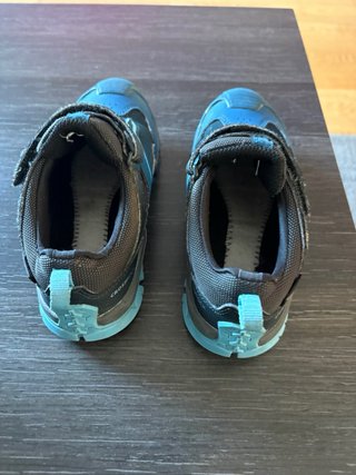 Zapatillas Quechua Waterproof Niños Talla 29.