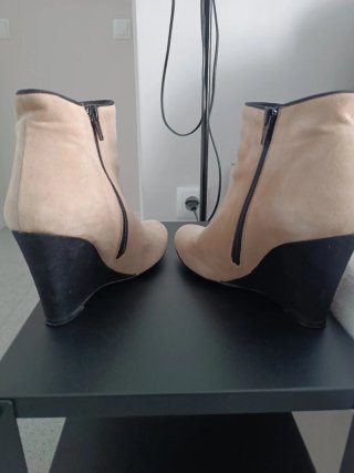 Botines cuña beige y negro talla 36