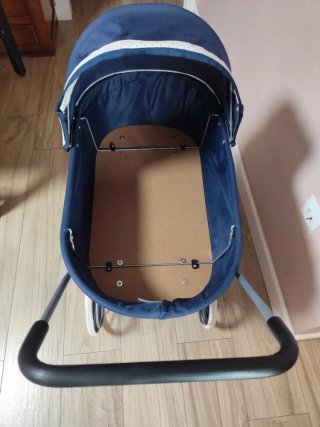 Carrito de muñecas azul
