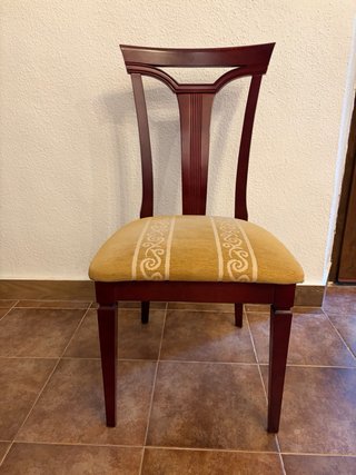 Comedor de madera con mesa extensible
