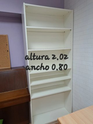 Estantería Blanca de Madera