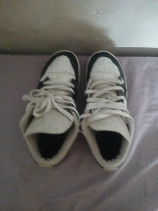 Zapatillas Nike Blancas y Negras