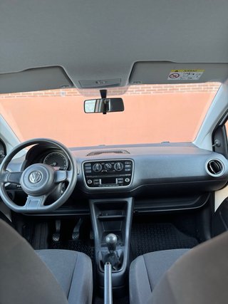 Volkswagen up! 2014