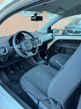 Volkswagen up! 2014