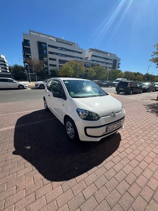 Volkswagen up! 2014