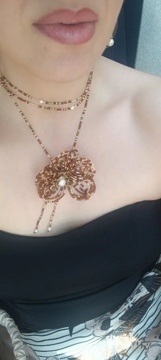Collana fiore perline fatta a mano